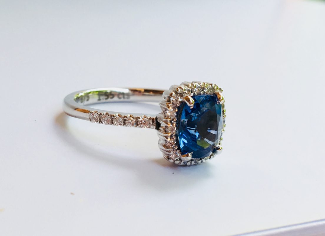 Sumuduni Gems blue sapphire diamond engagement ring